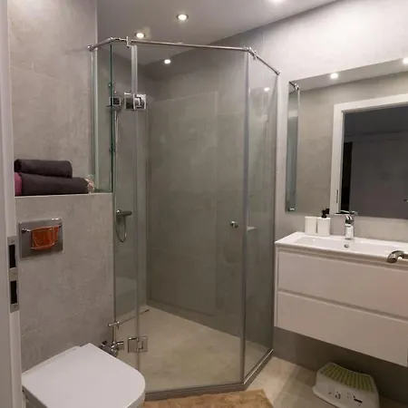 Georgi's 1 Bedroom Quiet With Garage Appartamento Sofia