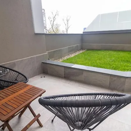 Lejlighed Georgi's 1 Bedroom Quiet With Garage *