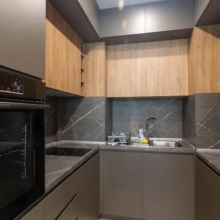 Georgi's 1 Bedroom Quiet With Garage Appartamento