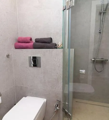 Lejlighed Georgi's 1 Bedroom Quiet With Garage Sofia