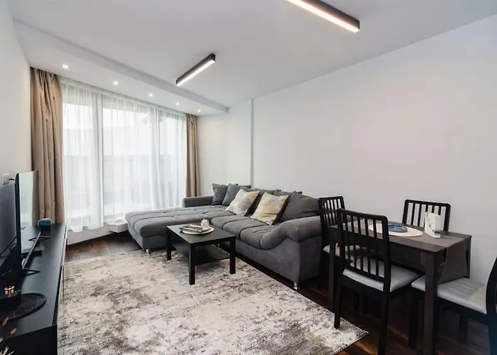 Georgi's 1 Bedroom Quiet With Garage *