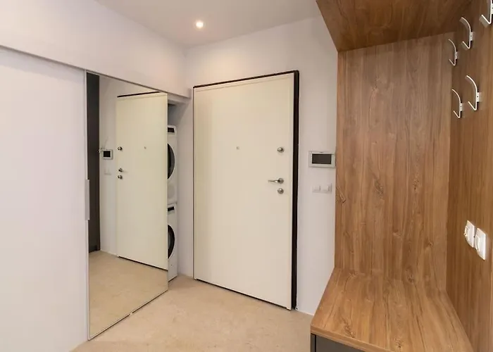 Georgi's 1 Bedroom Quiet With Garage Sofia