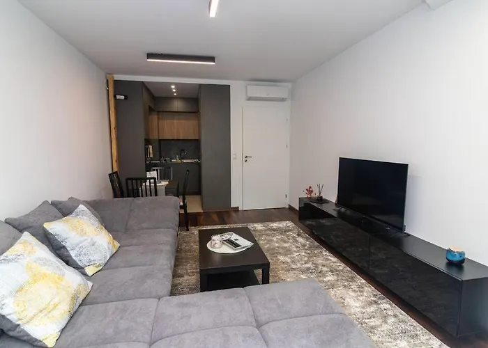 Georgi's 1 Bedroom Quiet With Garage Apartamento