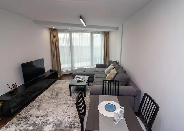 Georgi's 1 Bedroom Quiet With Garage Sofia